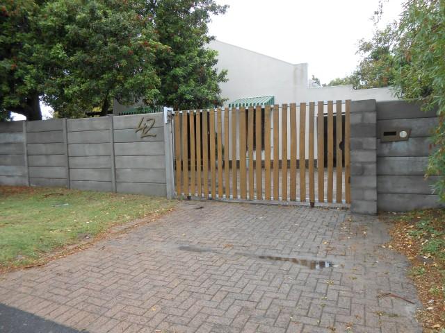 To Let 3 Bedroom Property for Rent in De La Haye Western Cape